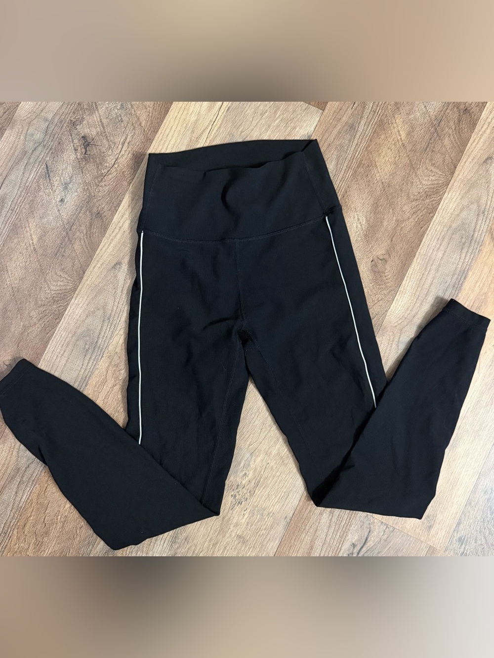 Wilo the Label black Active Leggings with Side Stripe Sz Small